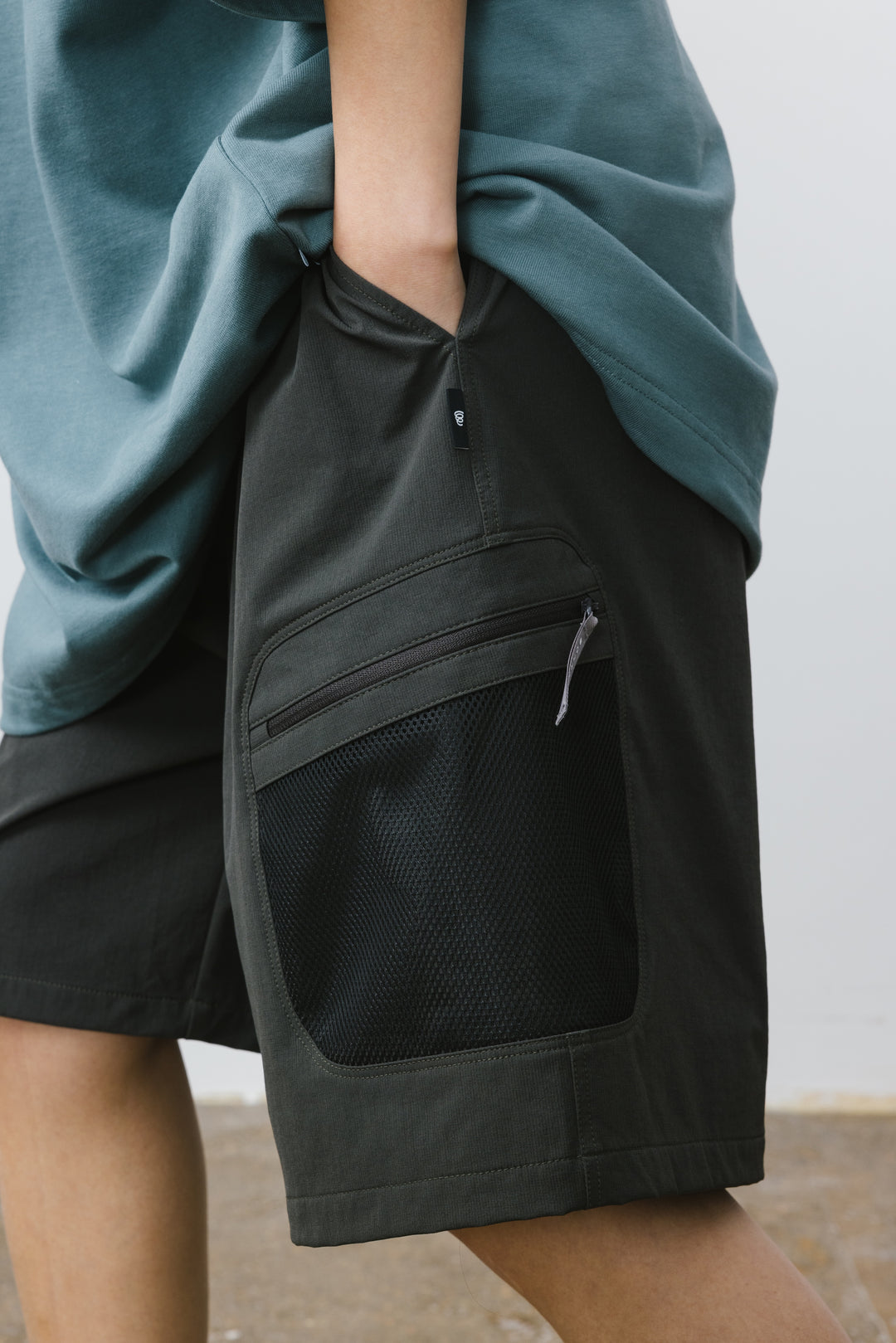 Mesh Pocket Cargo Shorts