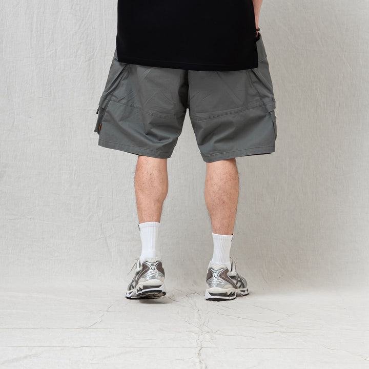 MULTI-POCKET WASHED CARGO SHORTS