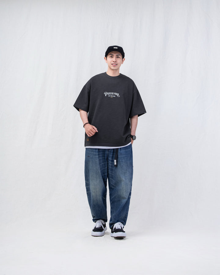 HAND-DRAWN HORSESHOE GRAPHIC T-SHIRT