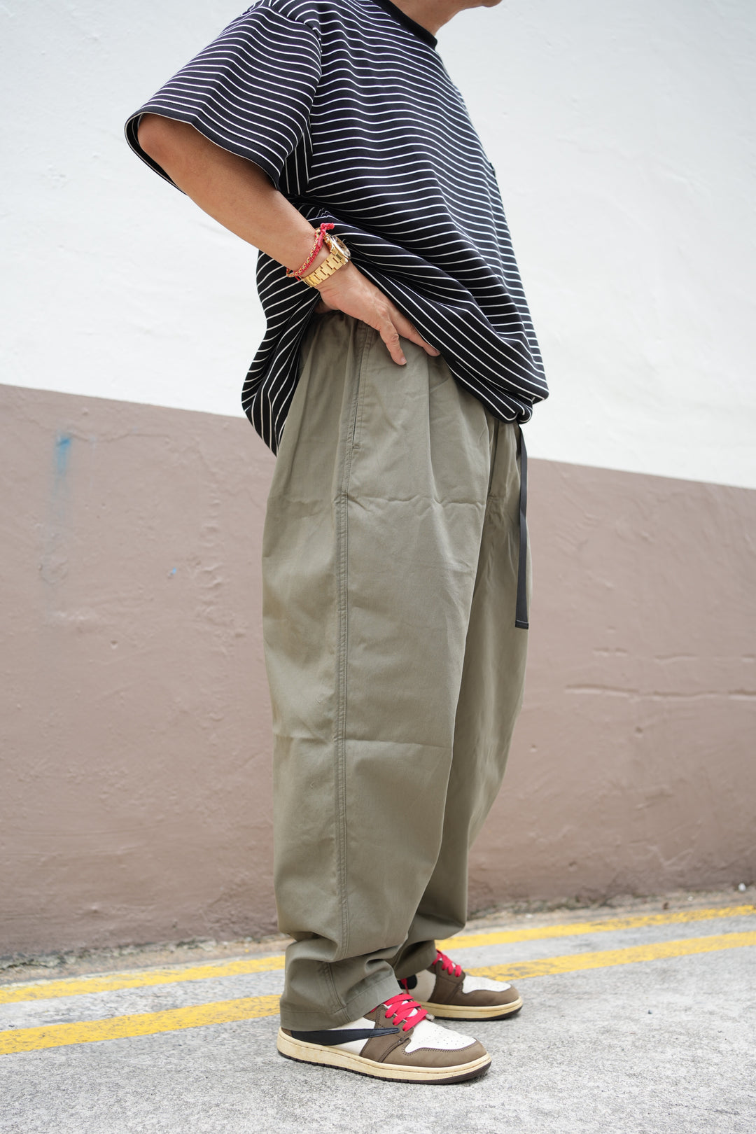 B3049 Belted Chino Pants